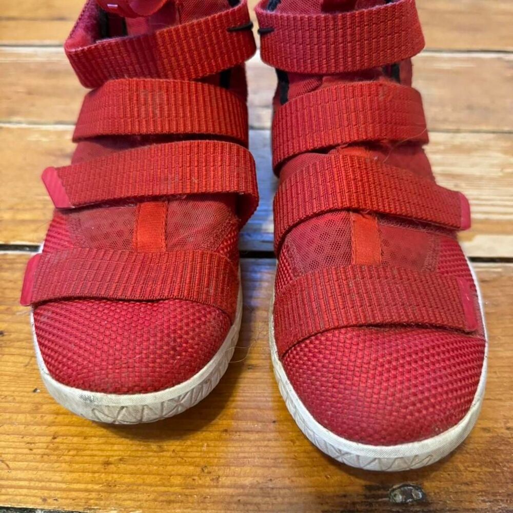 Nike LeBron James Soldier XI University Red Sz 5Y - Picture 2 of 6